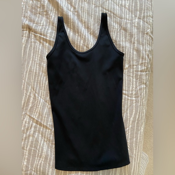 Kit & Ace Black Scoopneck Tank Size S - Picture 3 of 5